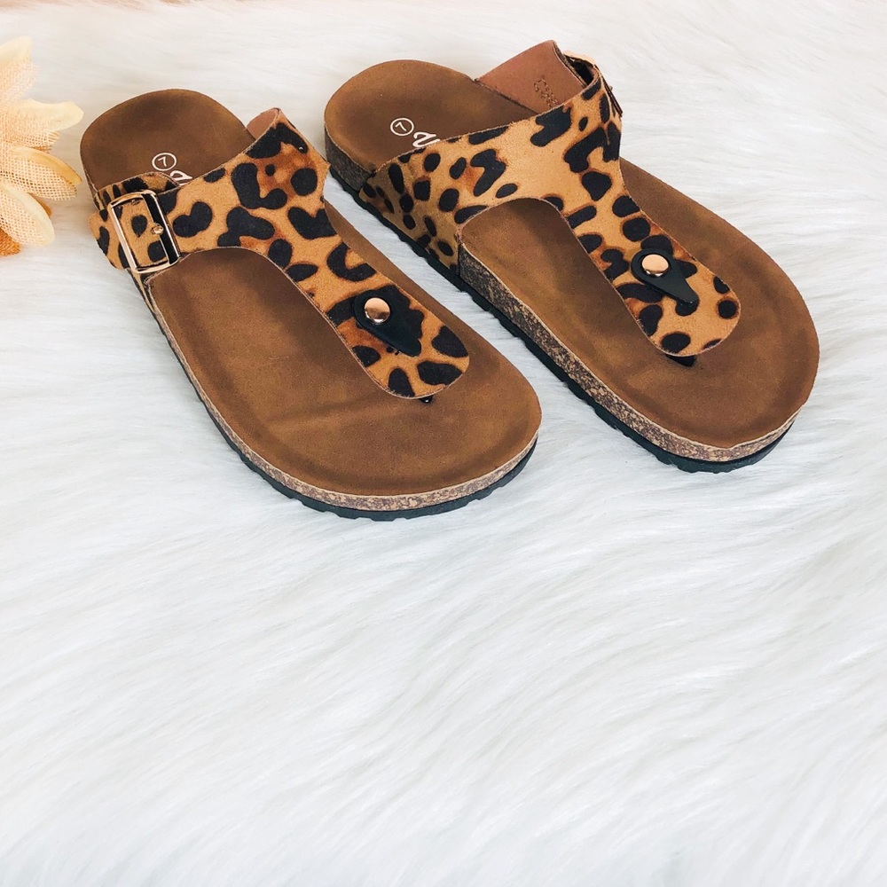 NEW‼️LEOPARD SUEDE SANDALS FLATS